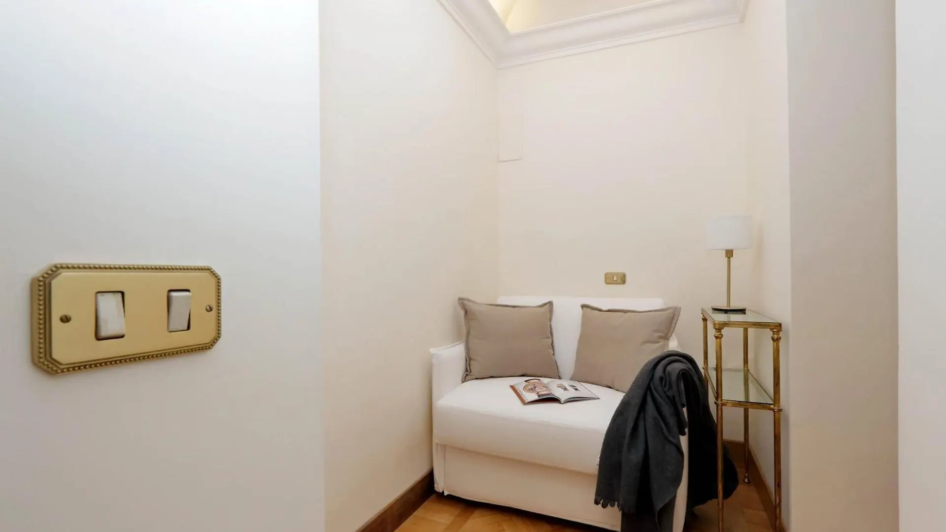Tritone Luxury House Apartment Rome Italy